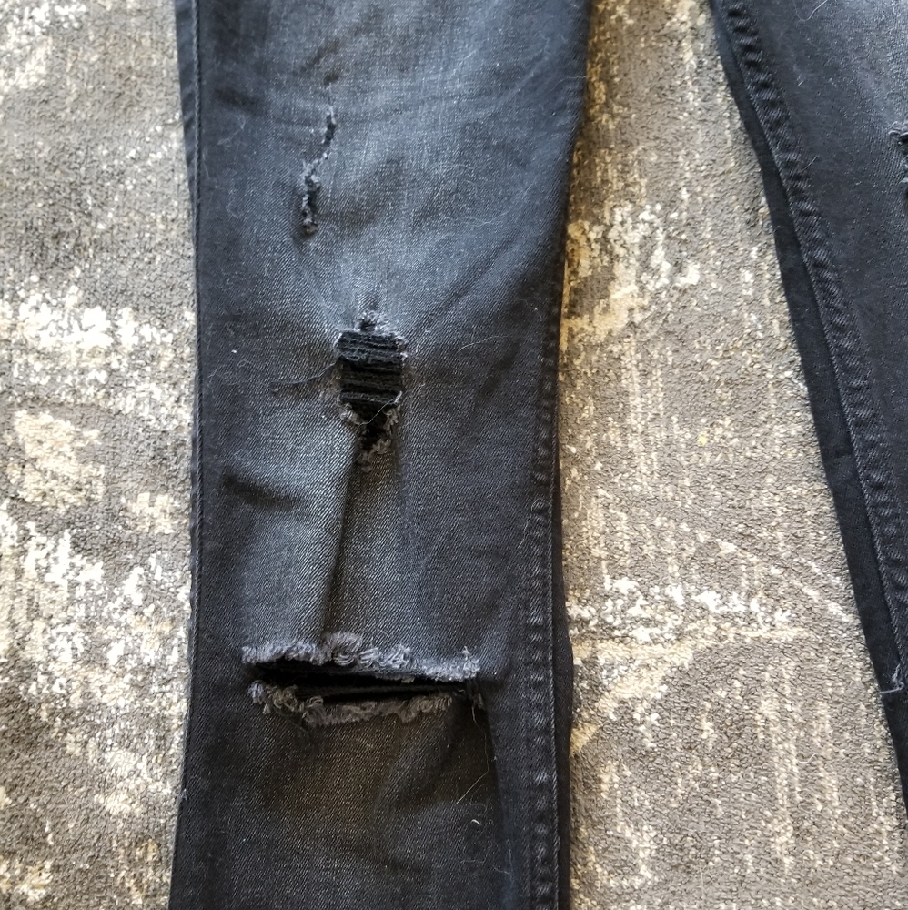 Hollister Ripped Black Denim High Rise Skinny Jeans - Picture 6 of 7
